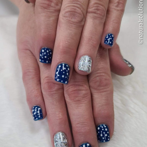 Gel polish manicures and on acrylic nails is trendy in Salem Ohio