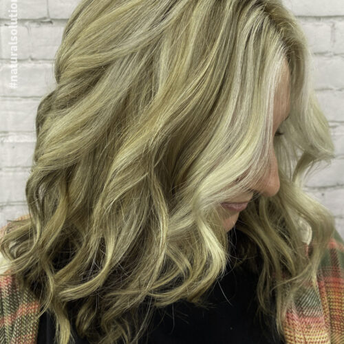 long wavy blonde hair with lowlights are popular in Salem Ohio